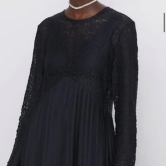 Lace pleated dresss - Picture 2 of 4